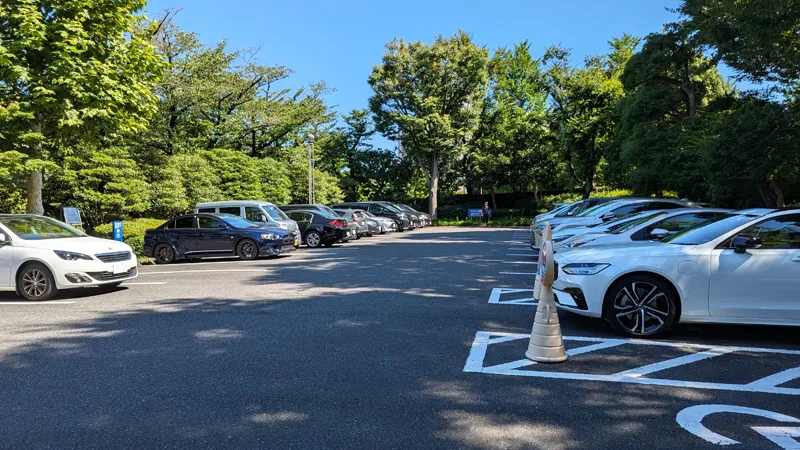 国立国会図書館・東京本館の駐車場